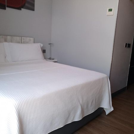 H La Cabana Pozuelo de Alarcón Buitenkant foto