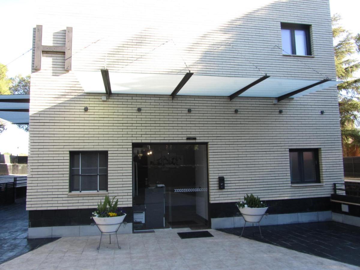 H La Cabana Pozuelo de Alarcón Buitenkant foto