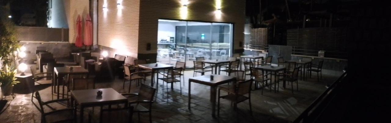 H La Cabana Pozuelo de Alarcón Buitenkant foto