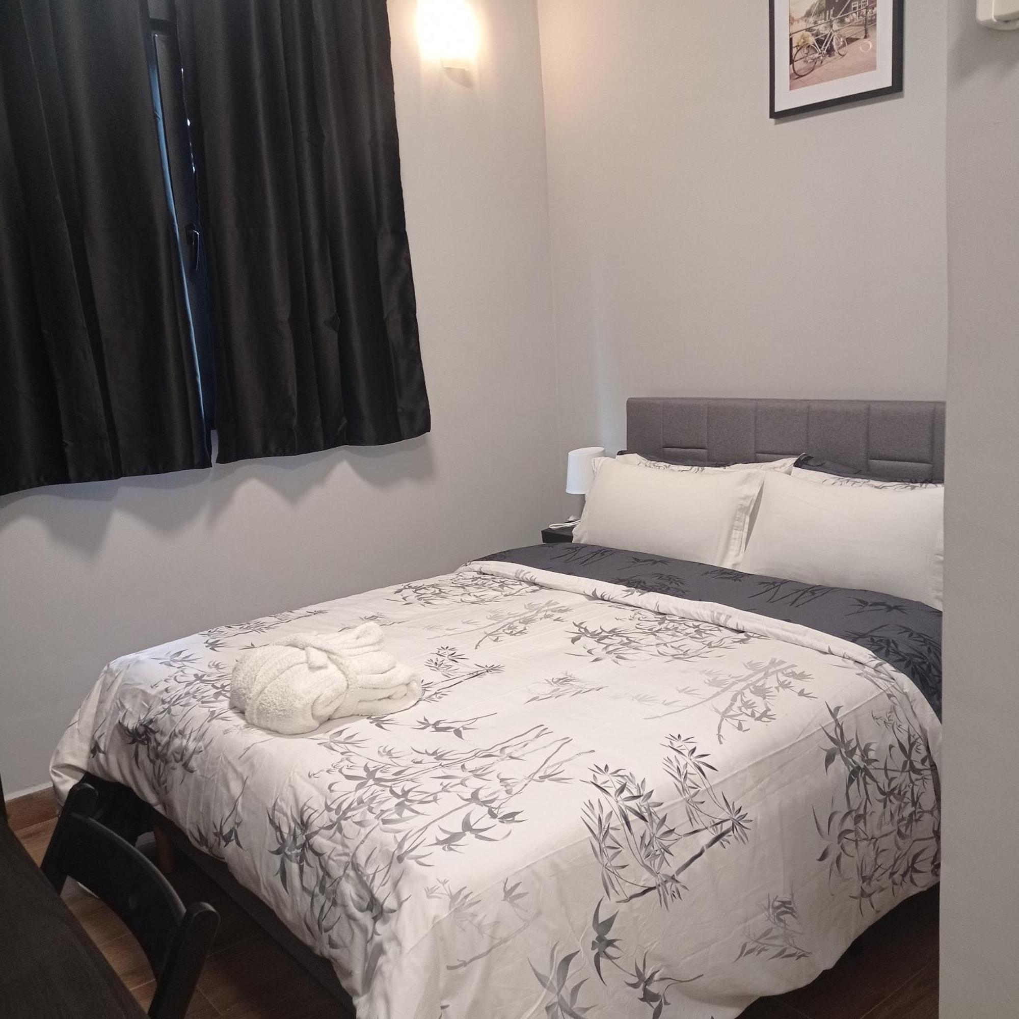 H La Cabana Pozuelo de Alarcón Buitenkant foto