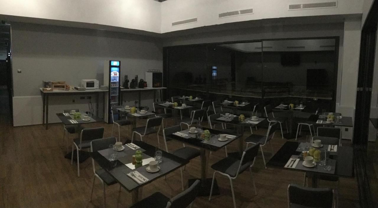 H La Cabana Pozuelo de Alarcón Buitenkant foto